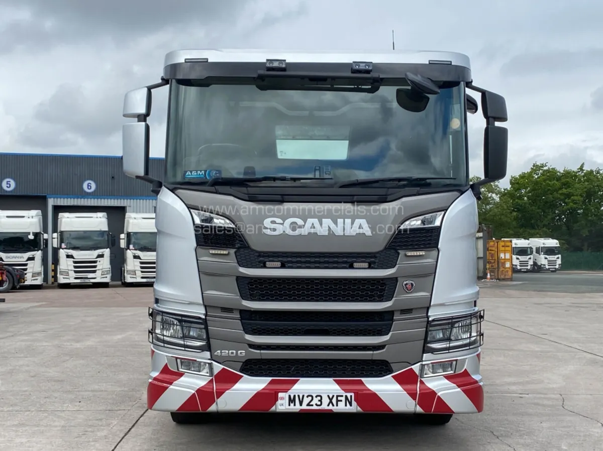 2023 (23) SCANIA 420G SUPER BEAVERTAIL 8X2 REAR ST - Image 2