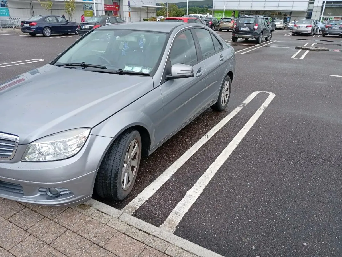 Mercedes Benz 2009 - Image 2