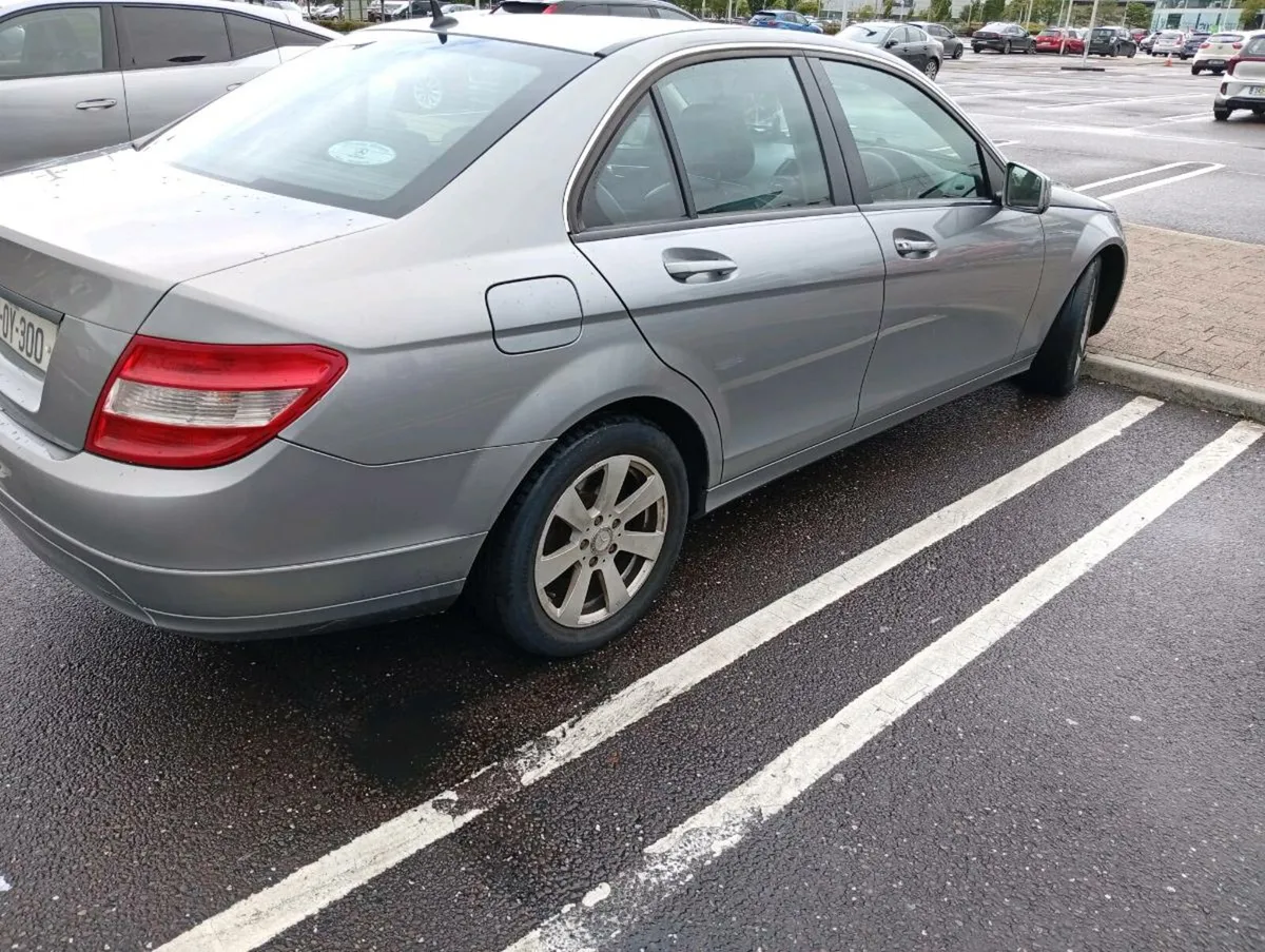 Mercedes Benz 2009 - Image 4