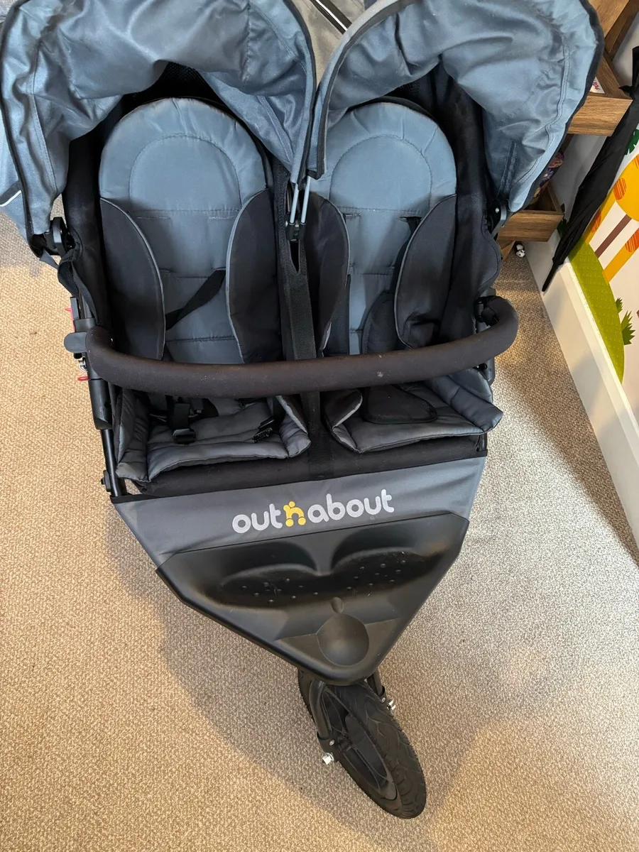 Out and about double stroller - Image 1
