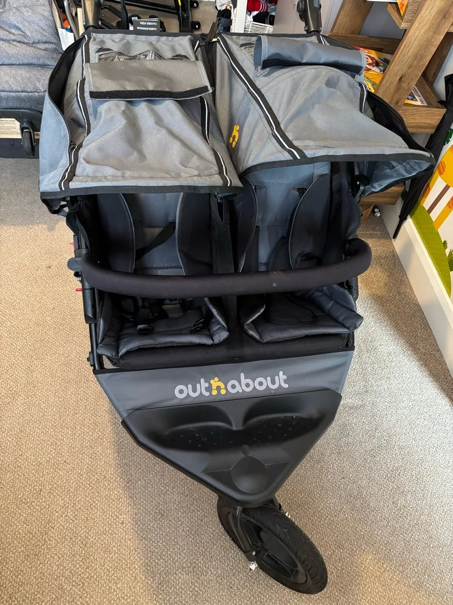 Out and about double stroller - Image 2