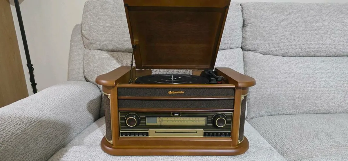 HI-FI System - Image 1