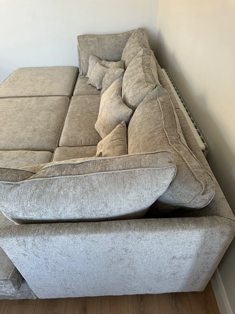 Sofa - Image 3