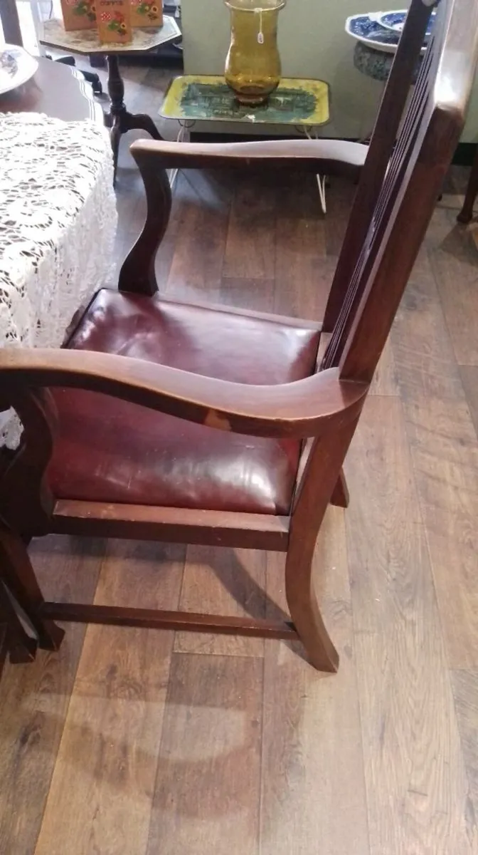 Dining table and 6 chairs - Image 4