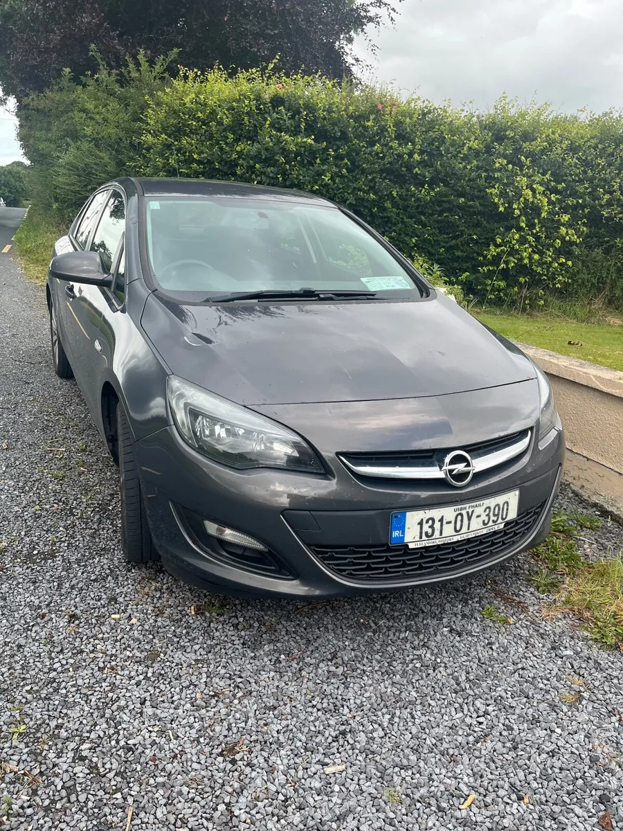 Opel Astra 2013 - Image 1