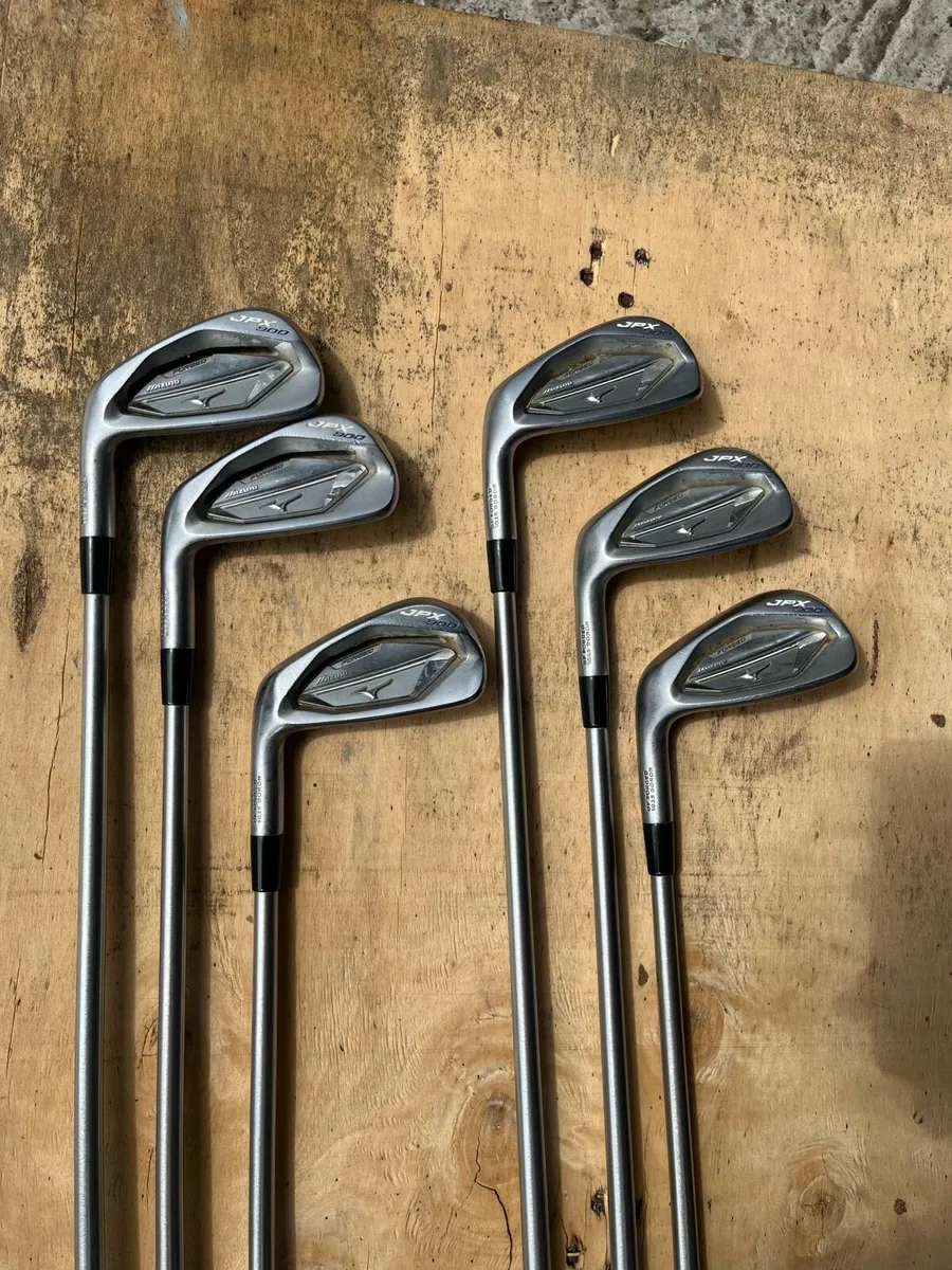 Mizuno jpx 900 left hand irons - Image 1