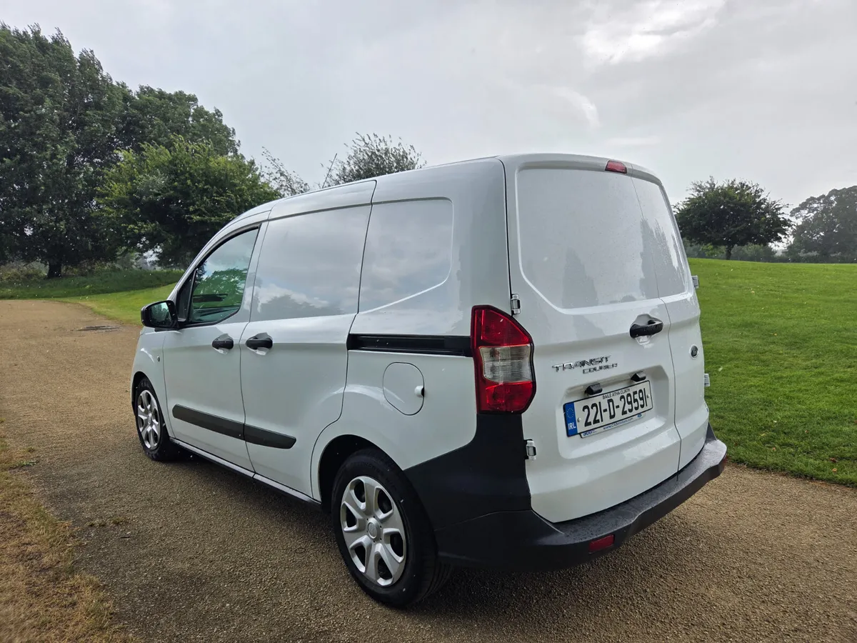 Ford Transit Courier 2022 - Image 3