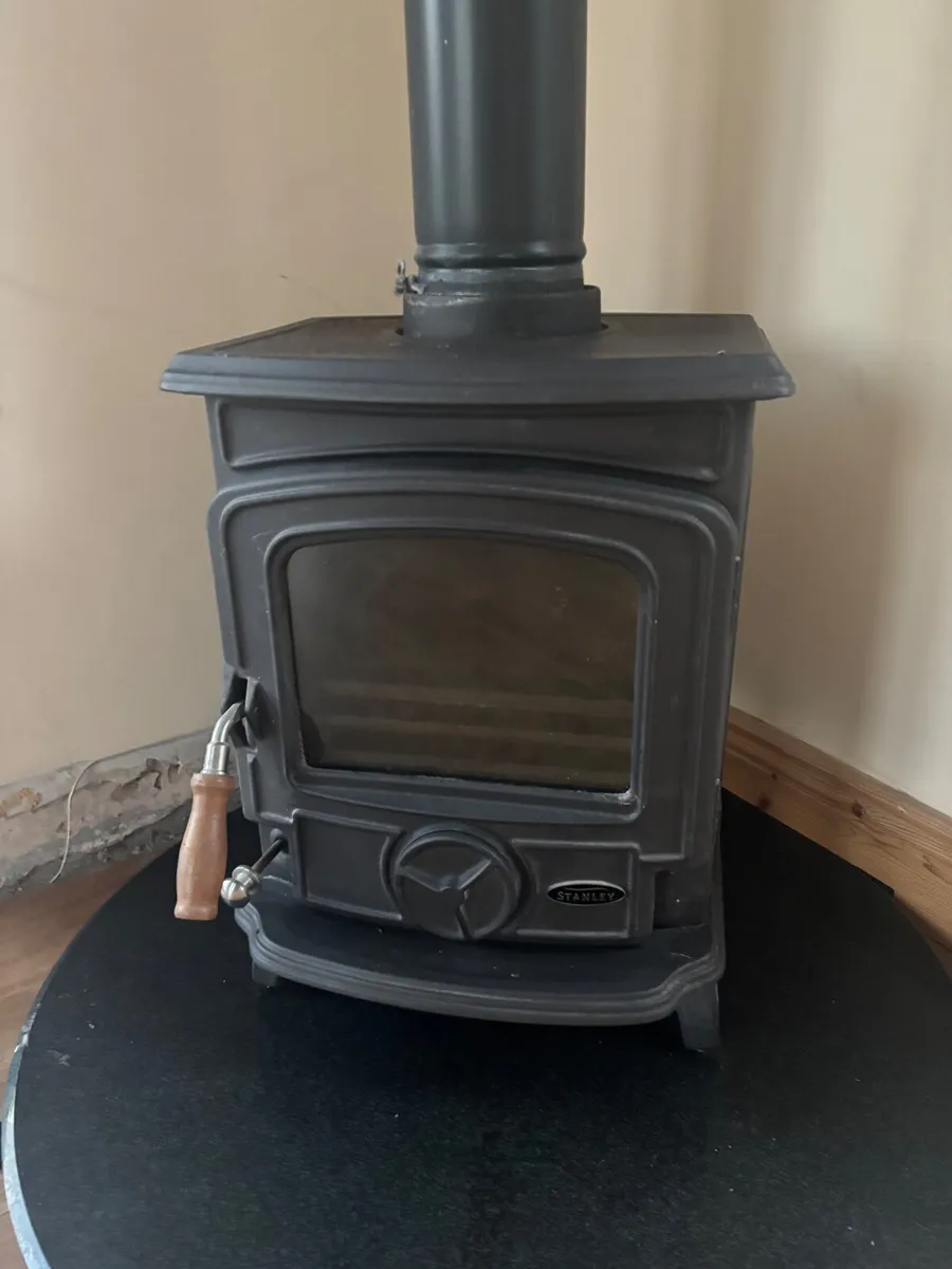 Stanley Stove - Image 1