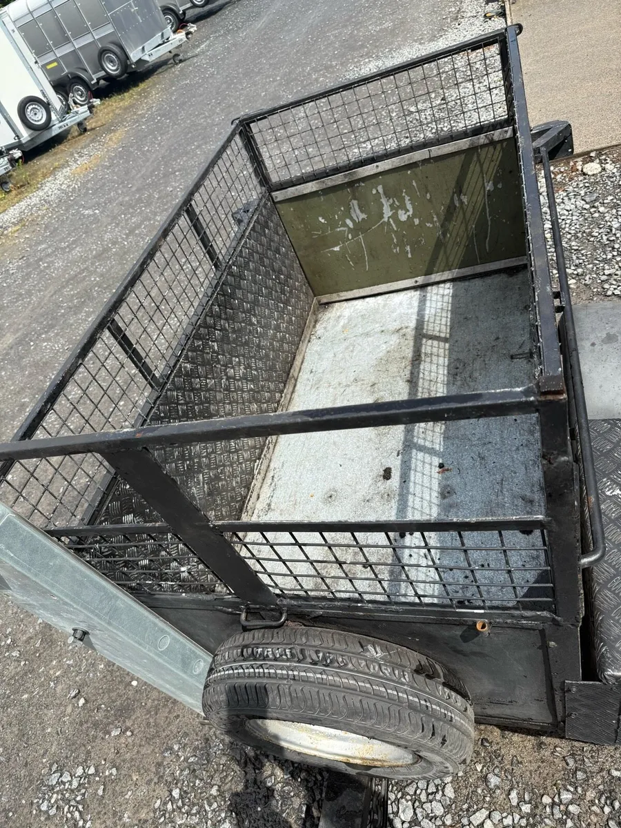 Trailer - Image 4