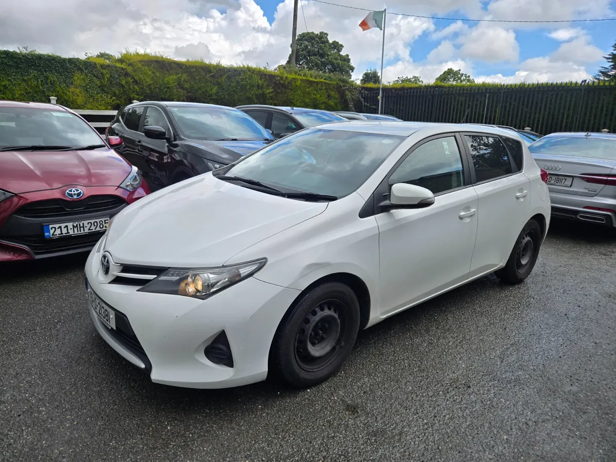 Toyota Auris 2015 Van - Image 3