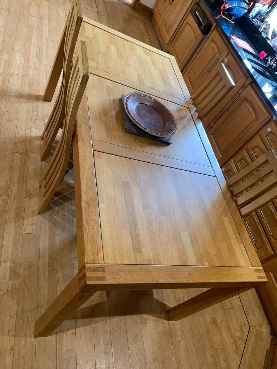 *KITCHEN TABLE* - Image 1