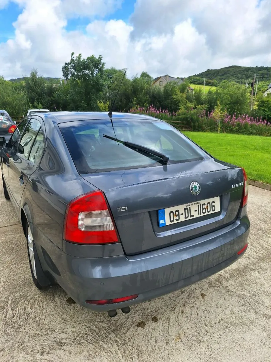 Car - Image 2