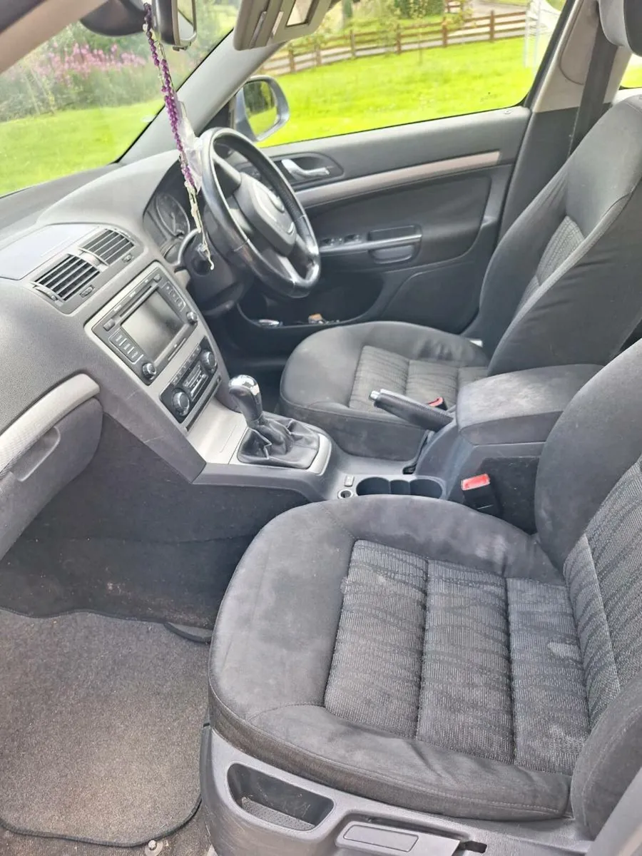 Car - Image 4