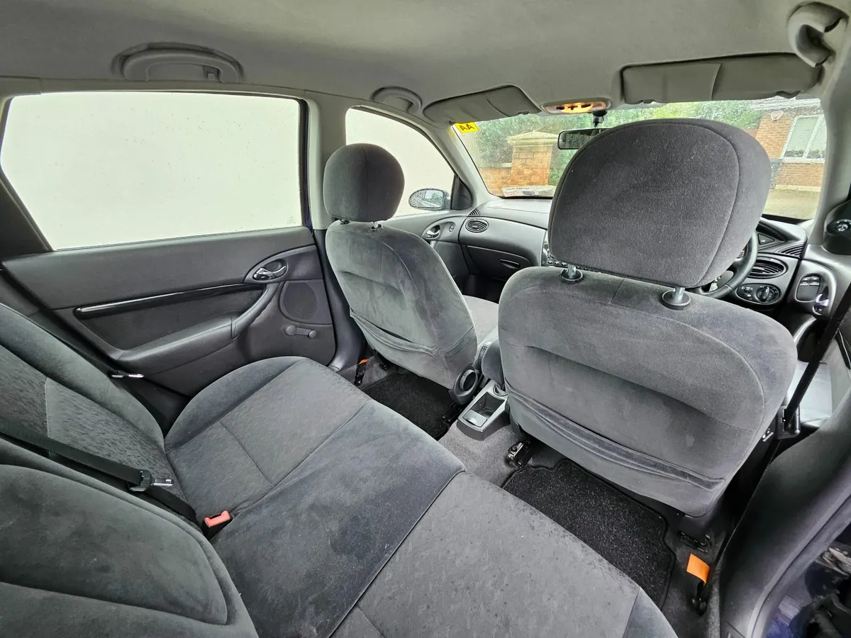 Ford Focus 2001 - Image 3