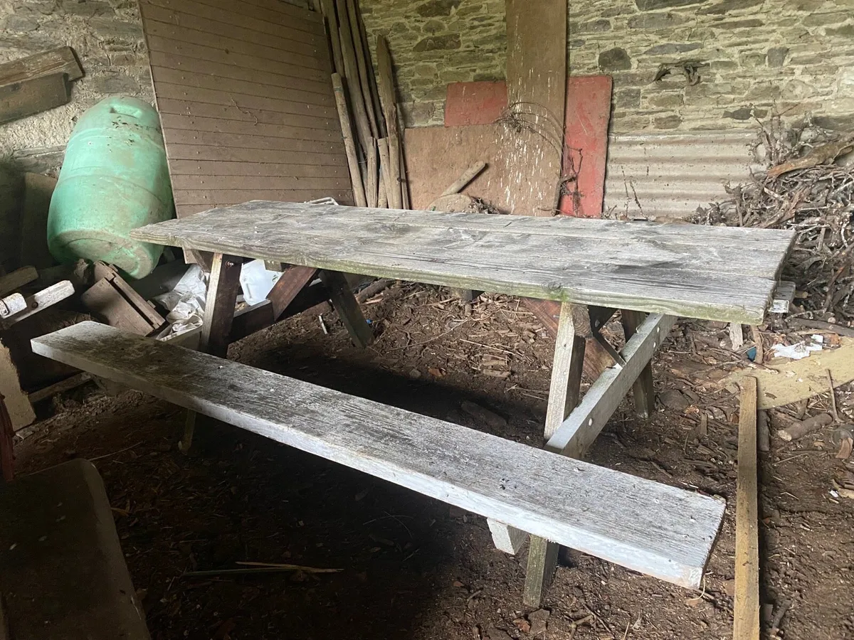 Picnic bench - Image 1