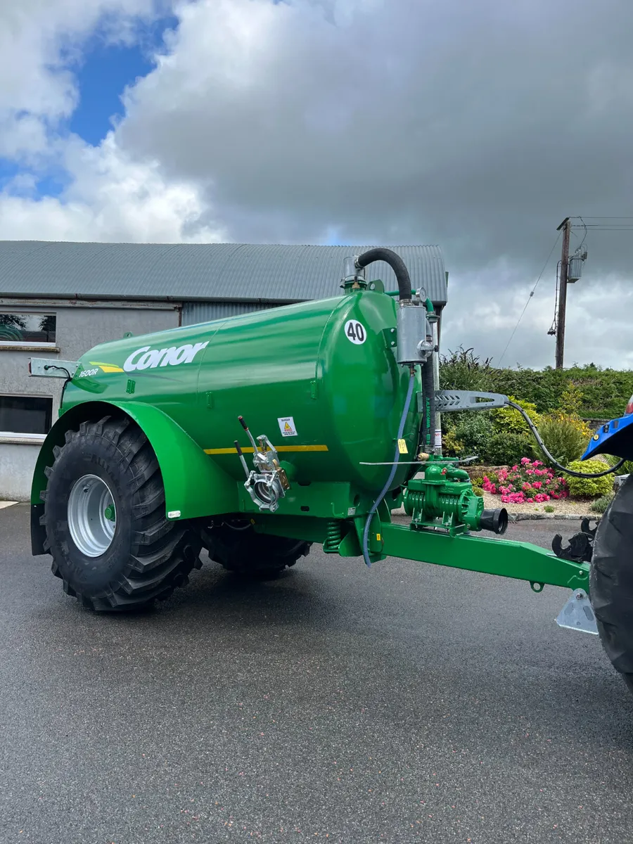 New 1600 Gallon Fully Recessed Conor Tanker - Image 1