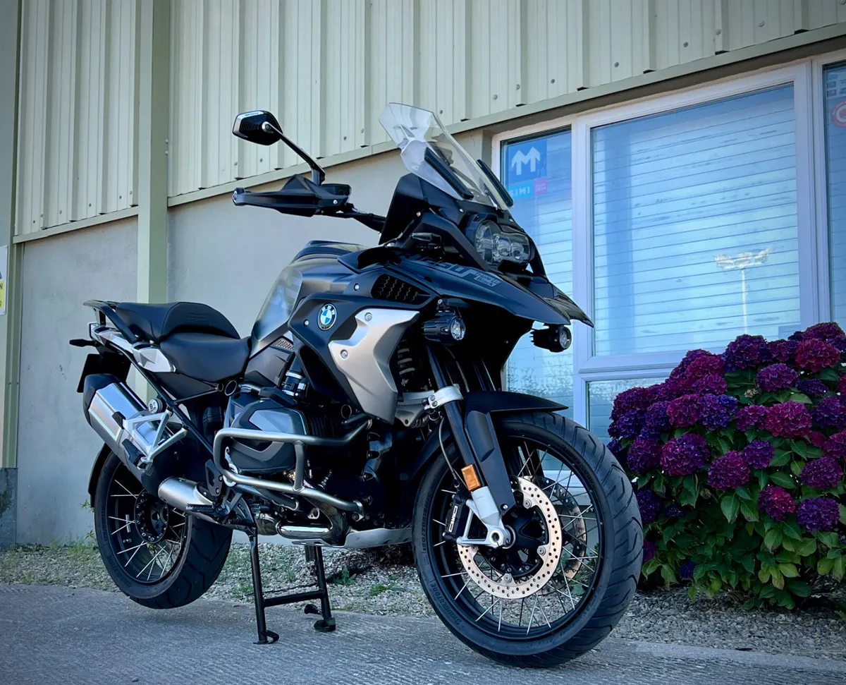 BMW R 1250 GS Triple Black @ AMI - Image 2