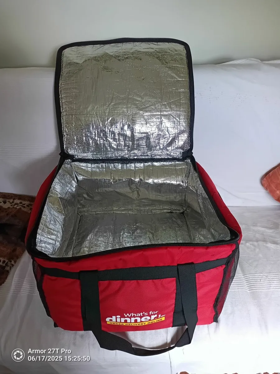 Cooling bag and 2x cup holders - Image 3