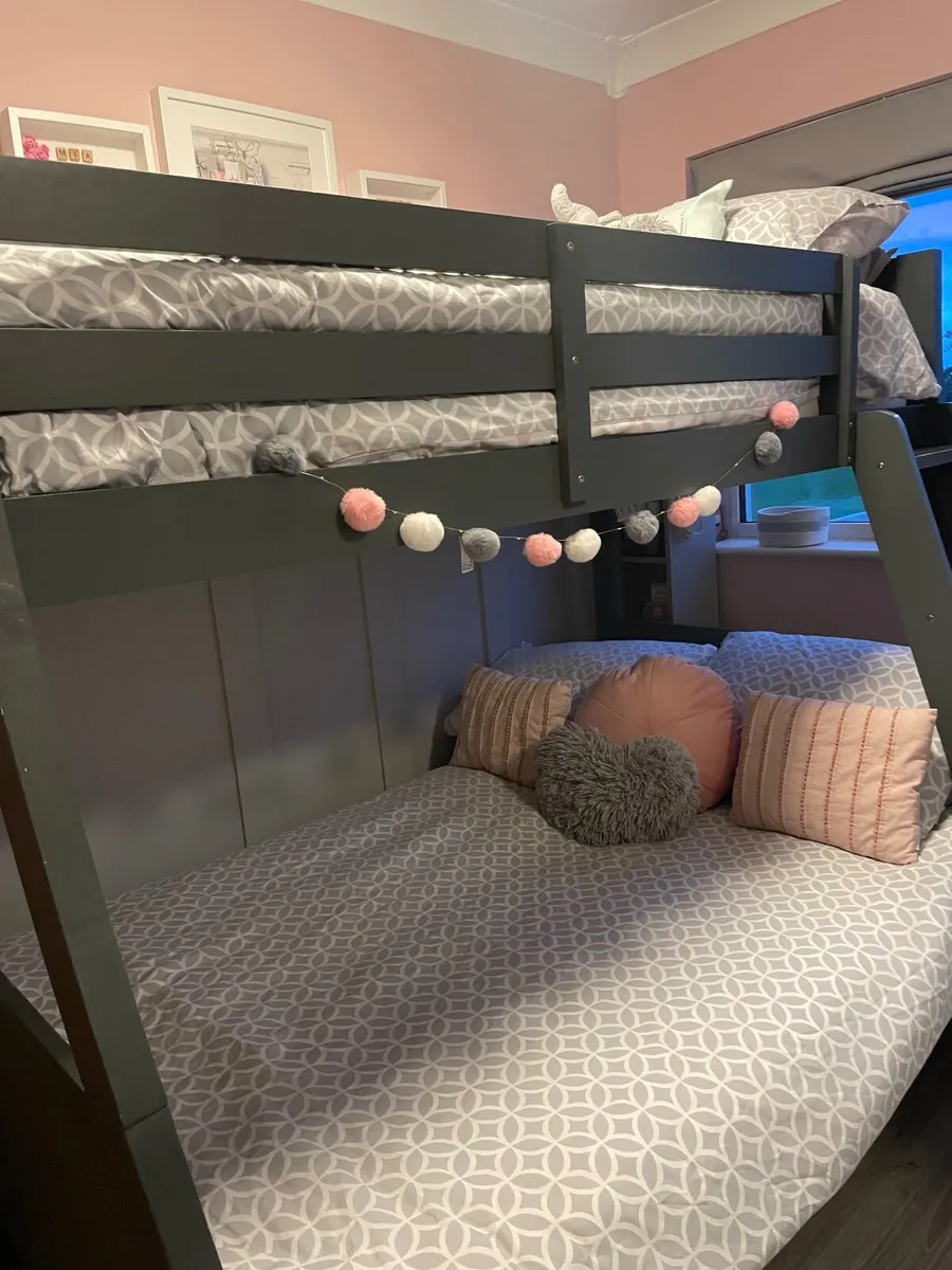 Bunk bed - Image 1