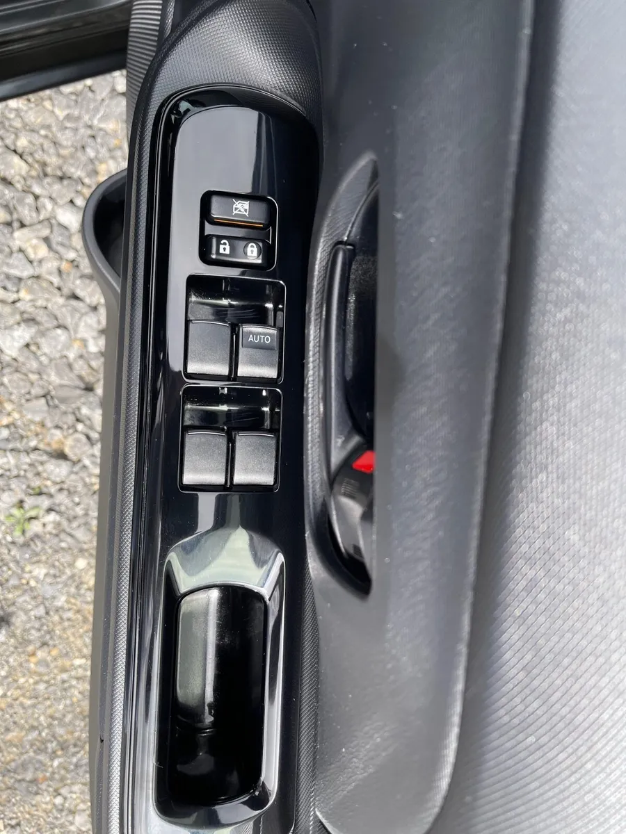 Toyota Aqua 2016 Excellent condition - Image 3