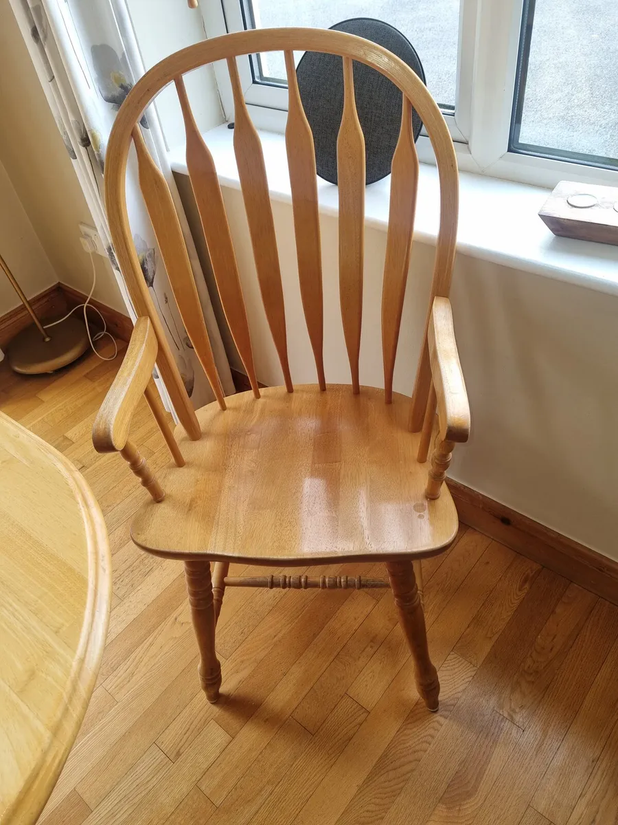 Table & Chairs - Image 2