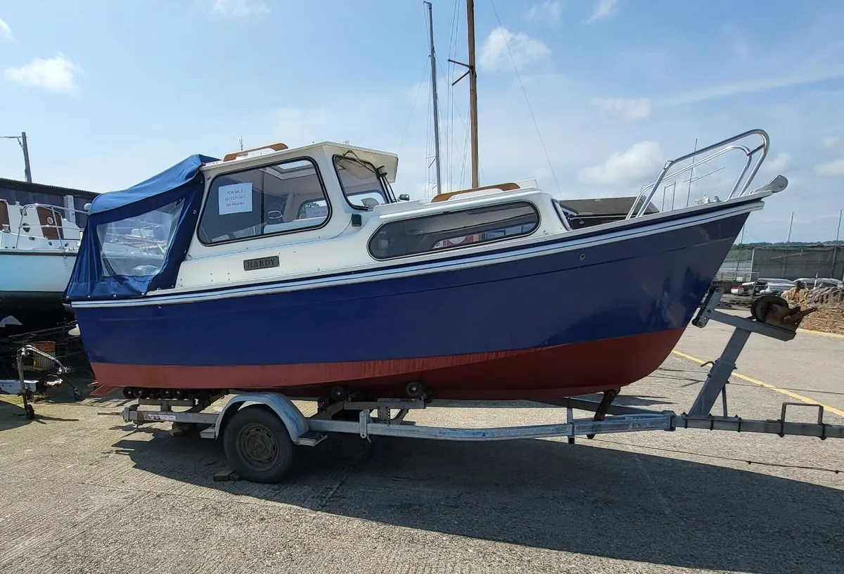 Hardy Navigator 18ft - Image 1