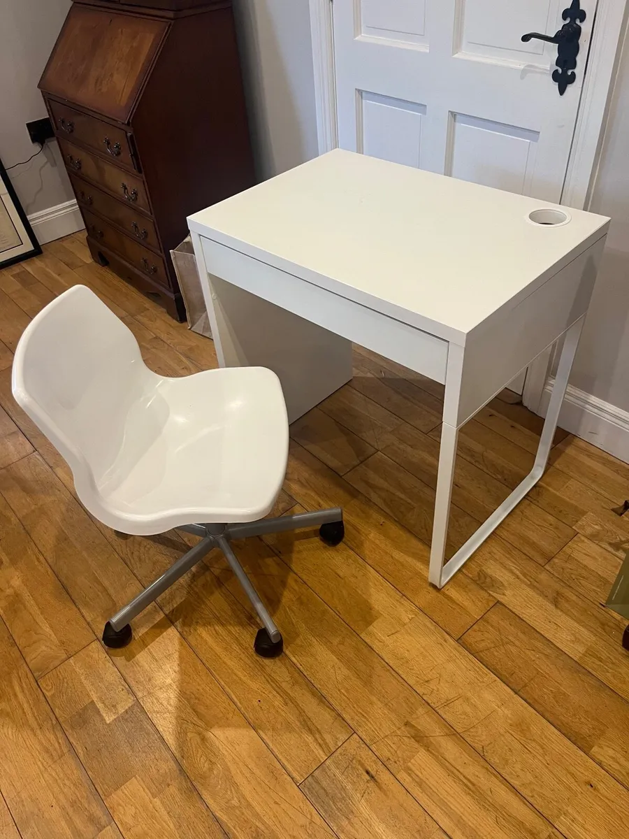 Desk and chair - Image 4