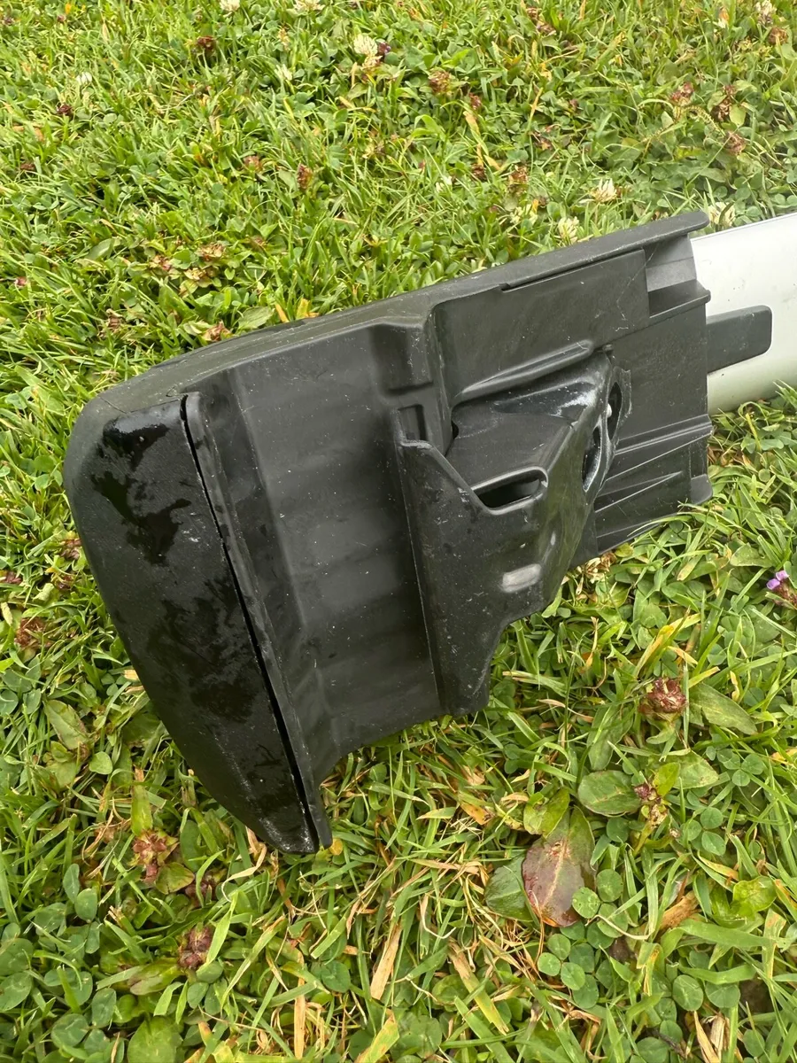 Peugeot 3008 roof bars - Image 2