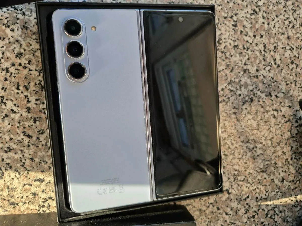 Samsung Galaxy Z Fold5 - Image 2