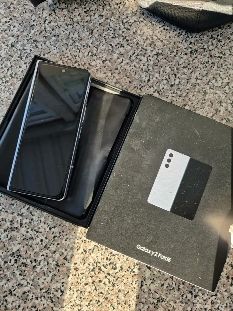 Samsung Galaxy Z Fold5 - Image 3