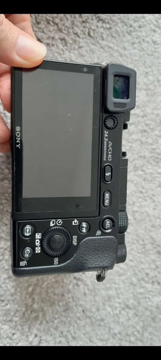 Sony mirrorless camera 6000. - Image 2