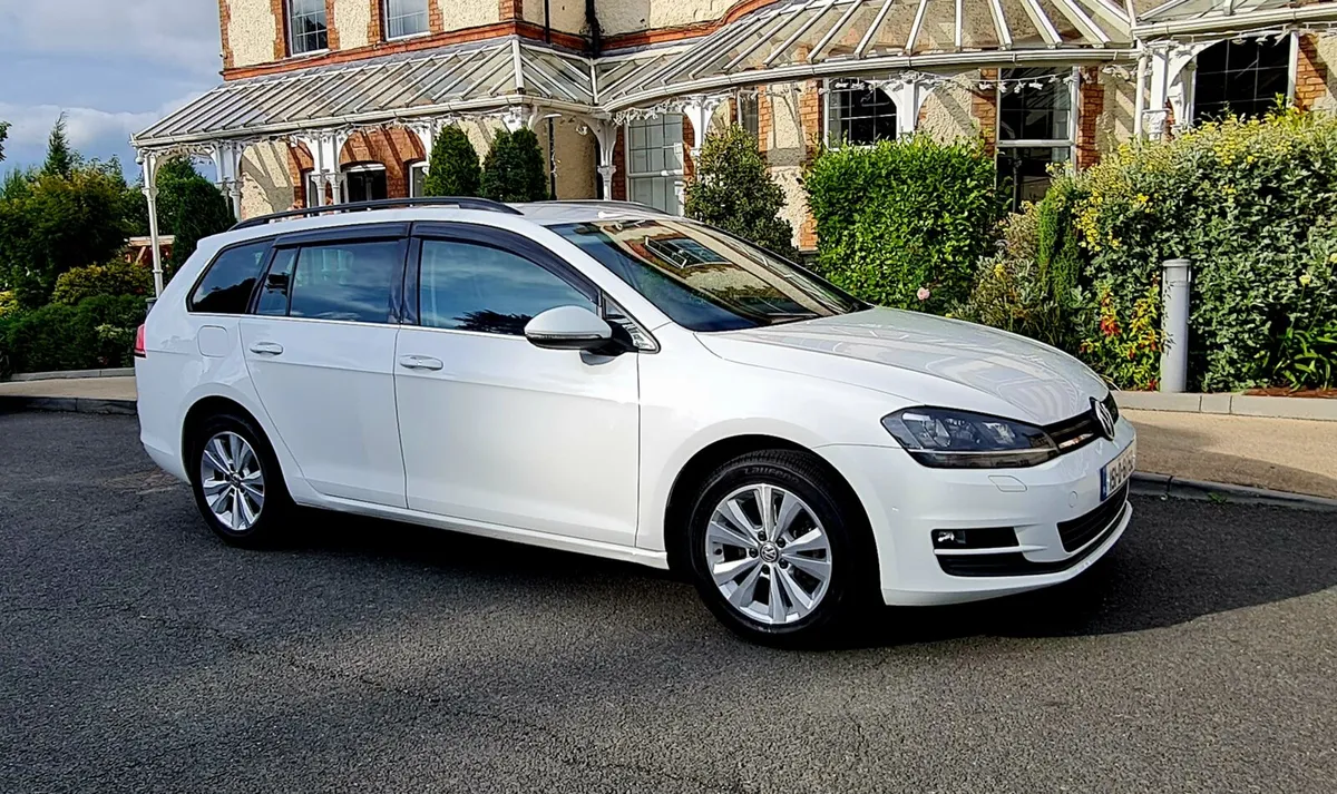 Stunning Golf 1.2 Automatic Estate - Image 3