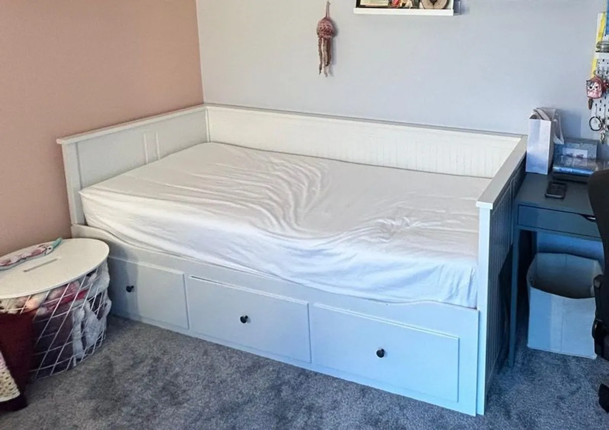 Ikea Hemnes daybed