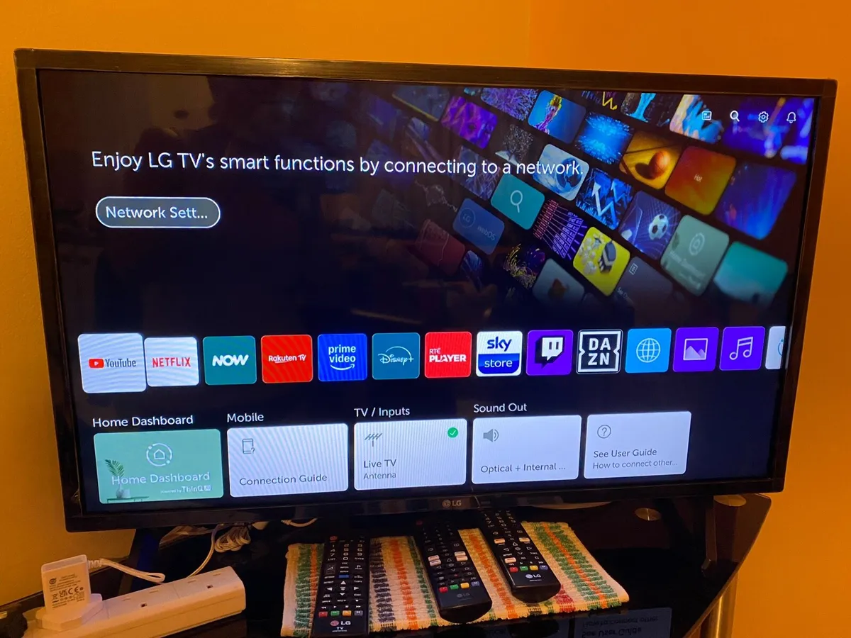 LG 32" Full HD LED Smart TV - Black AS NEW - Image 1