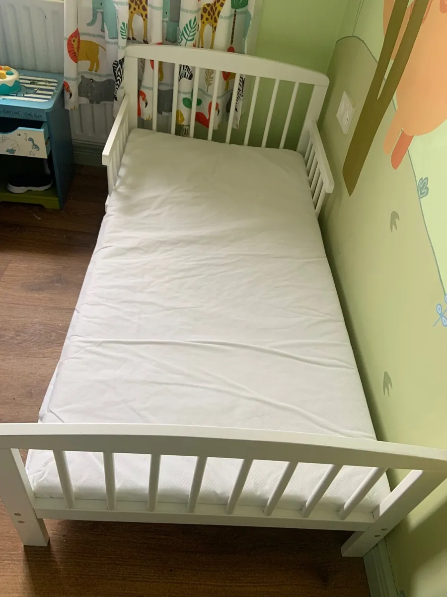 Cot bed - Image 1
