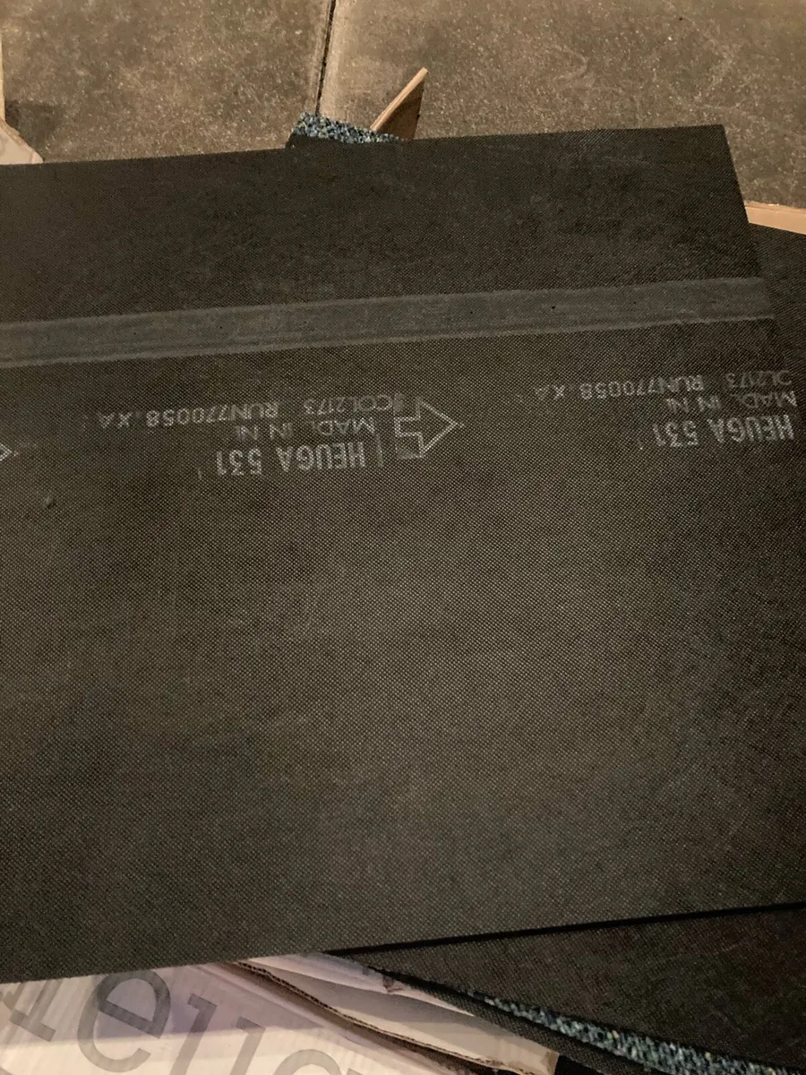 Heavy duty Carpet tiles, rubber base - Image 3