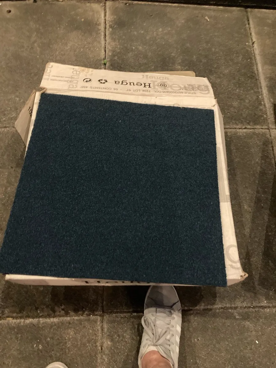 Heavy duty Carpet tiles, rubber base - Image 4