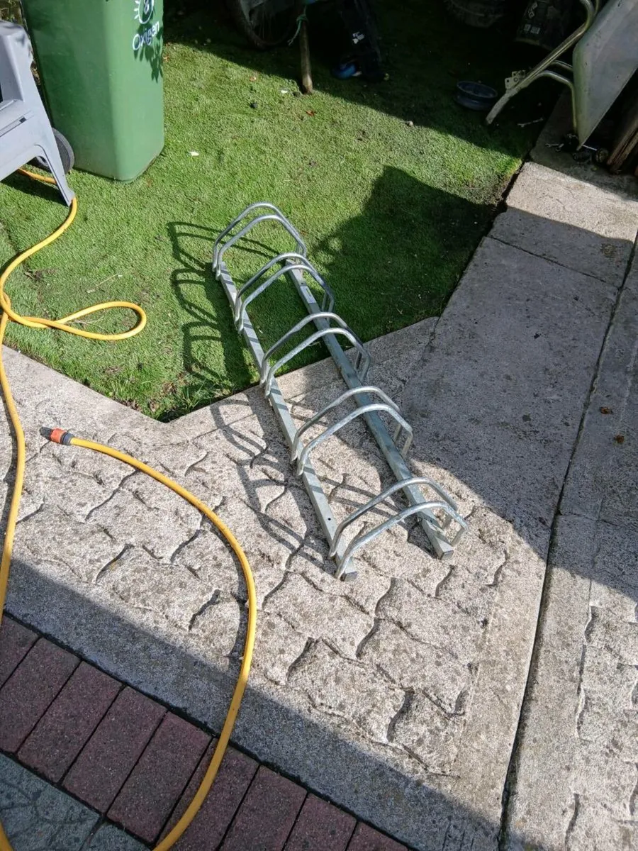Bicycle stand - Image 1