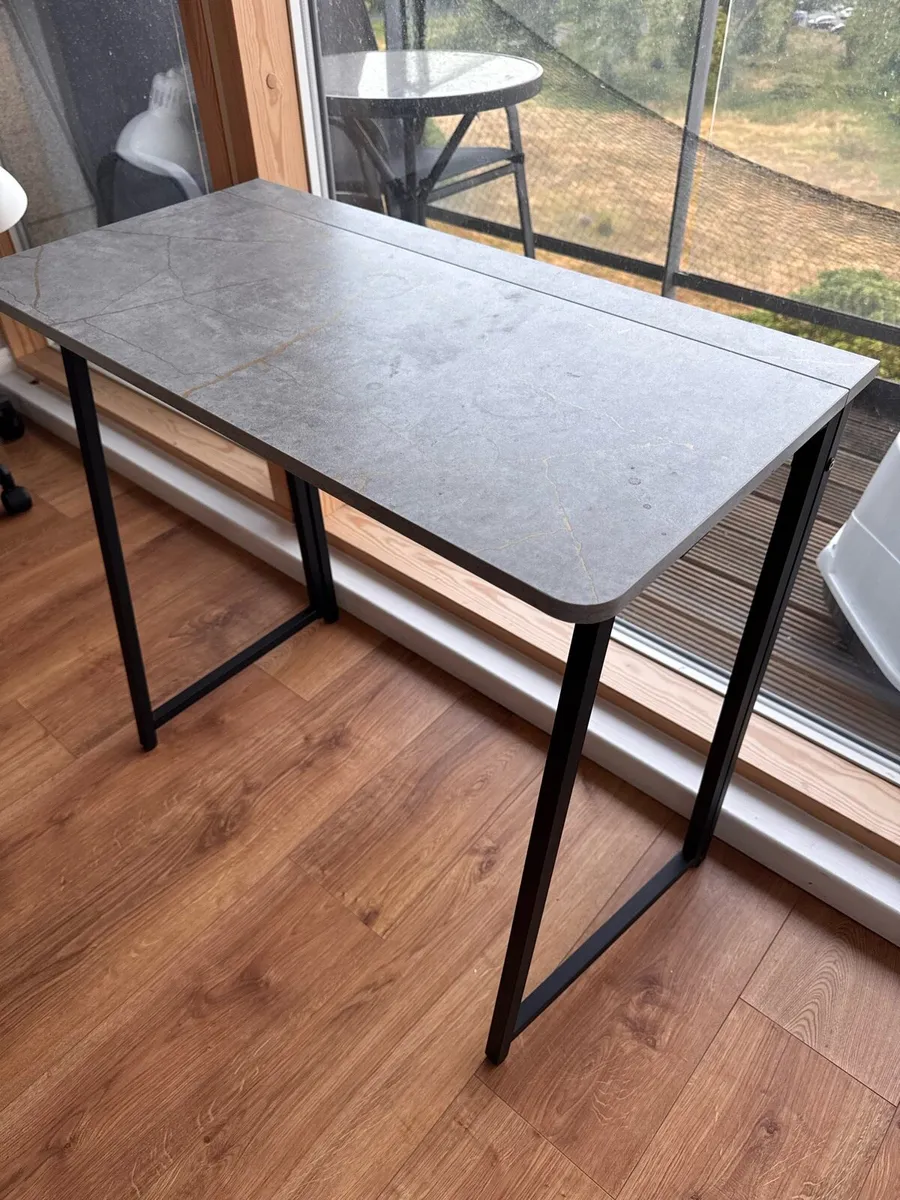 Foldable desk - Image 2