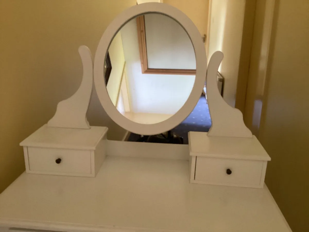 Dressing table - Image 2