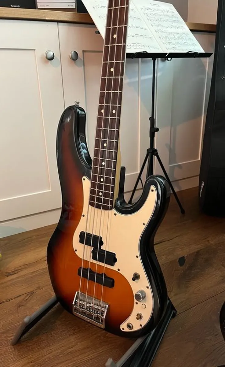 Fender Precision Bass plus - loaded body - Image 3