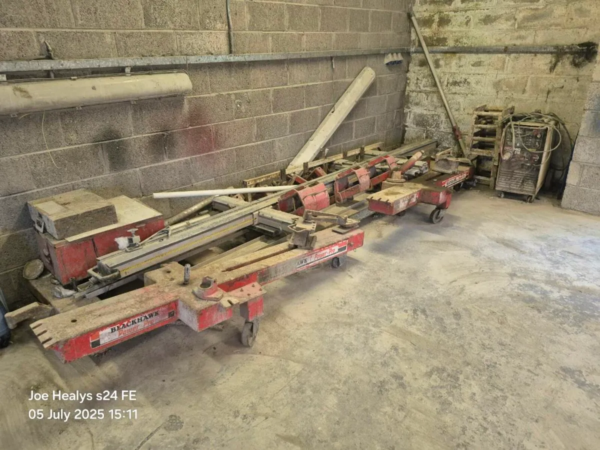 BLACKHAWK Auto body shop equipment - Image 1