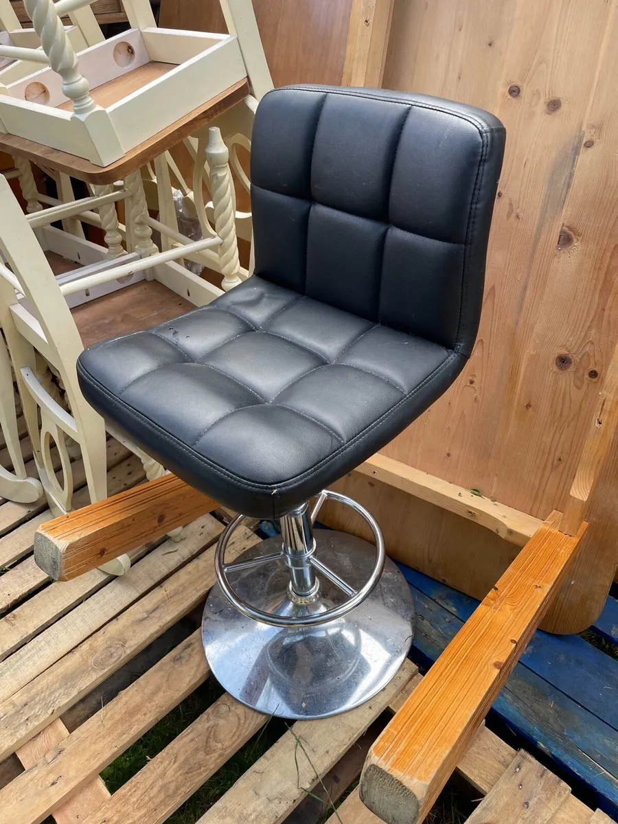 3 bar stools - Image 3