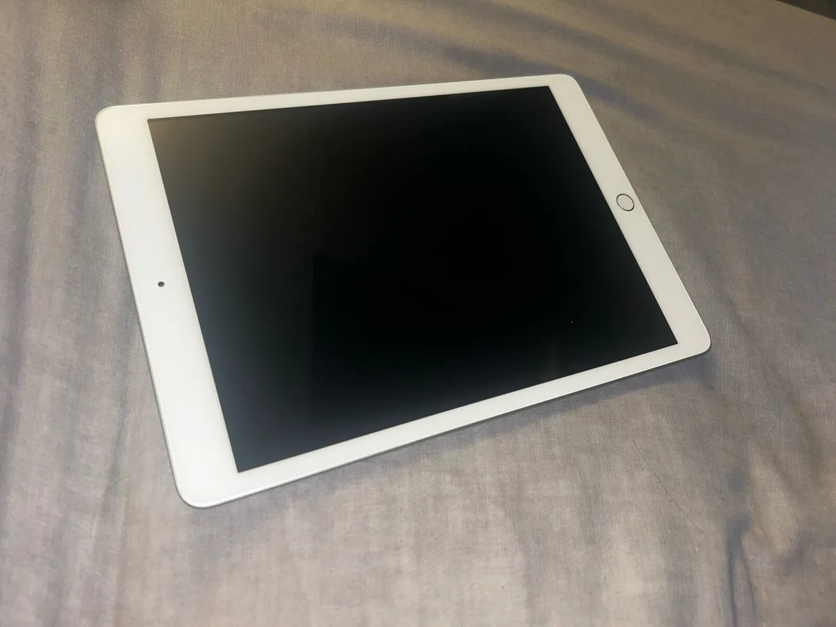 iPad 8th Generation (2020) - Image 1