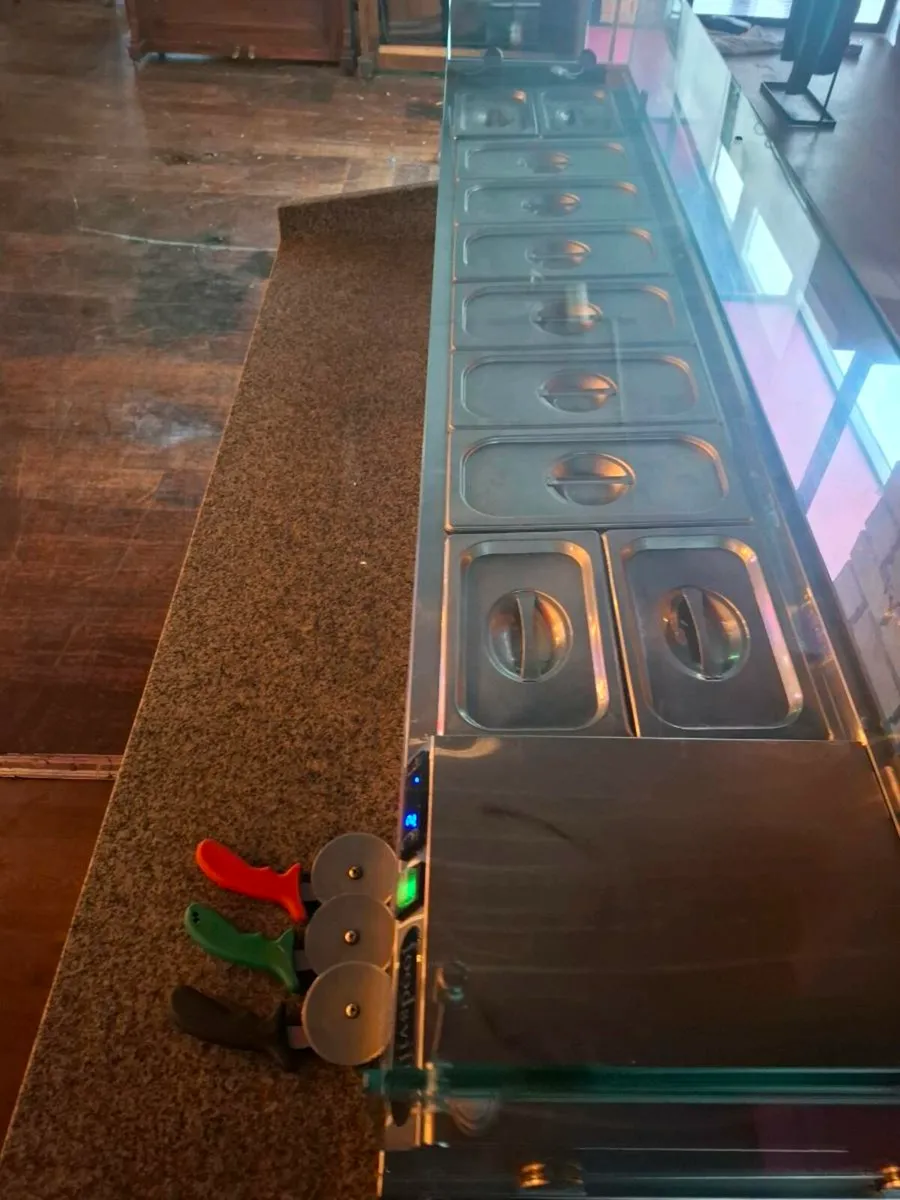 Pizza prep counter - Image 3