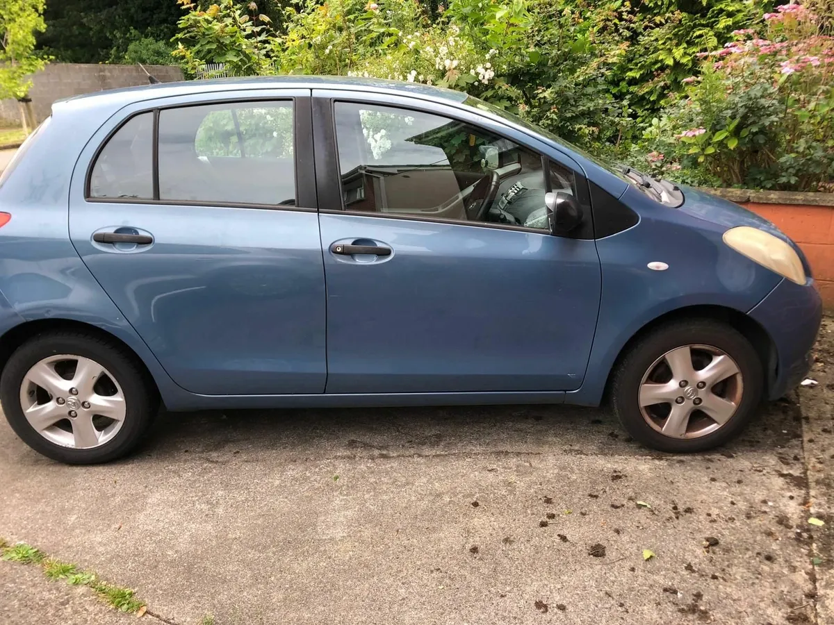Toyota Yaris 2007 - Image 2
