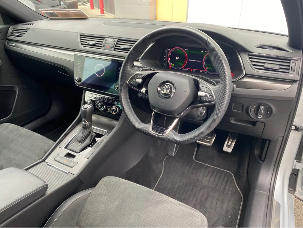 Skoda Superb SPORTLINE ESTATE 2.0TDI 150BHP - Image 2