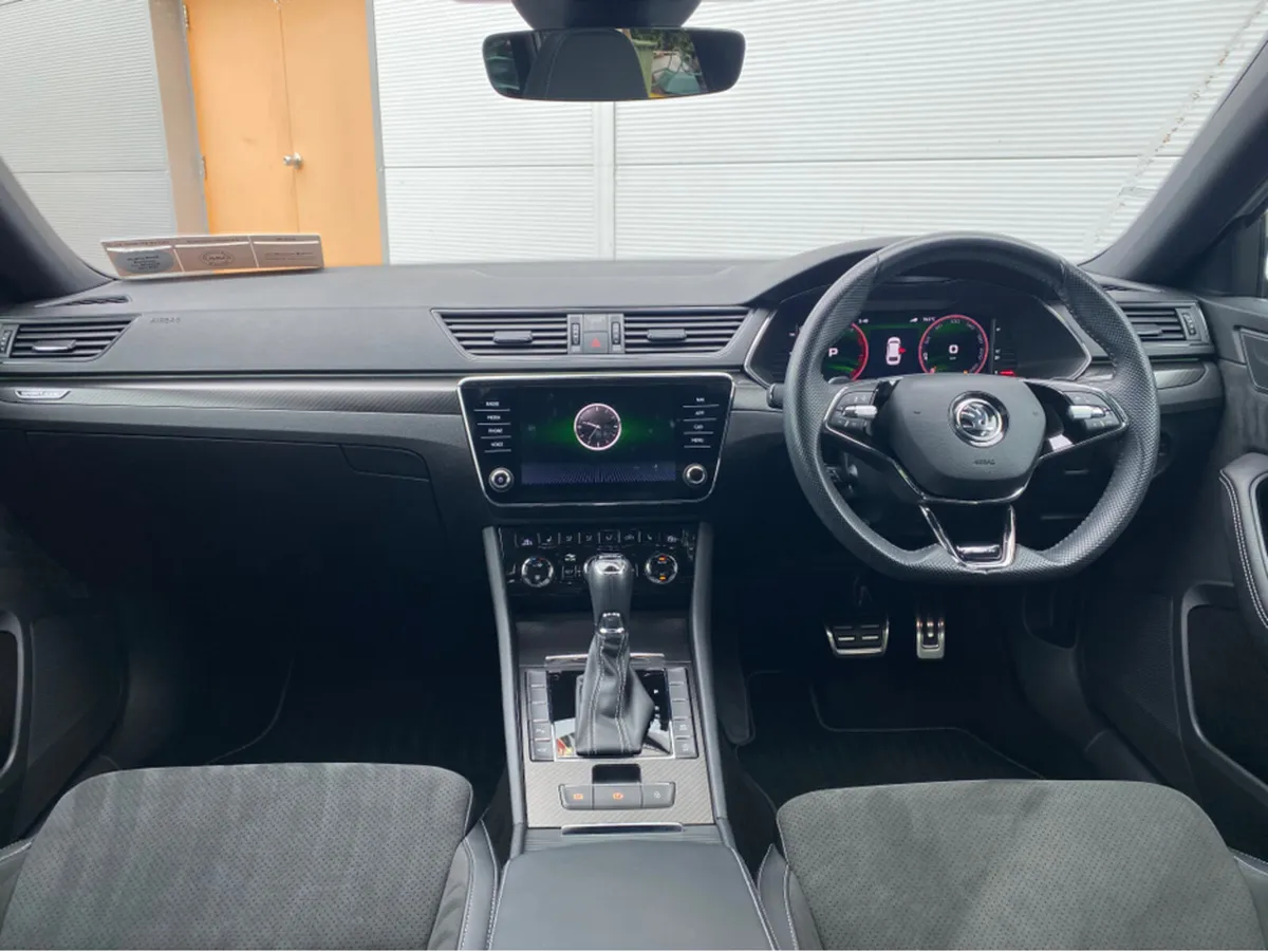 Skoda Superb SPORTLINE ESTATE 2.0TDI 150BHP - Image 3