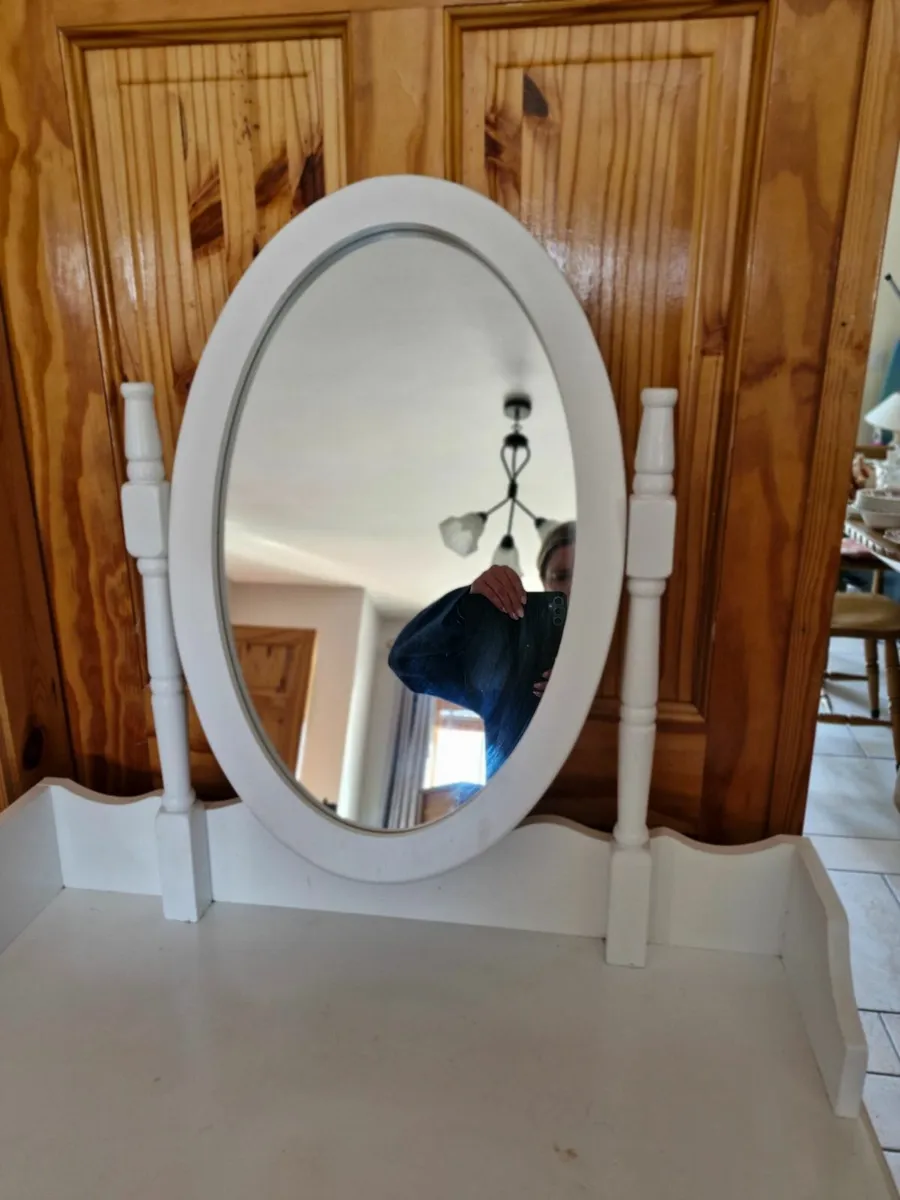 Dressing table and stool - Image 1