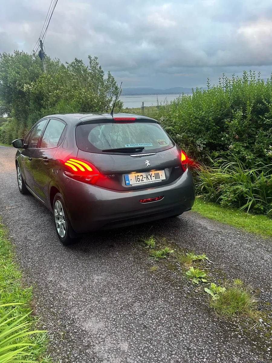 Peugeot 208 - Image 3